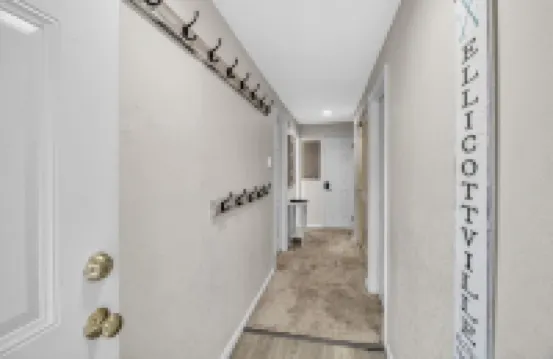 Modern Retreat with Stunning Views. Holiday Valley Across the Street! Sleeps 8