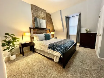 Central Soulard 2 Bedroom 2 Bath - In Unit Laundry - Long Term Welcome