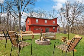 The Red Lodge - Unique Gem Near Lakes with Game Room and Hot Tub!
