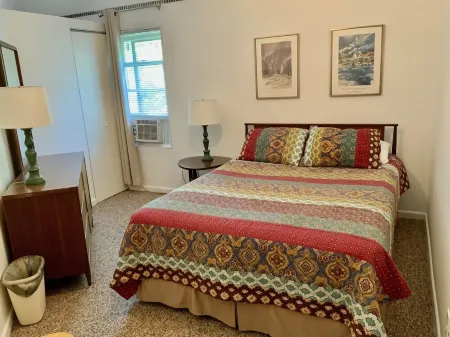 Gray Gull Cottage-Waterfront Home