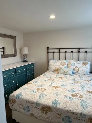 Seascape Cottage Minutes from the Beach and Forests!