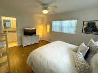 Beach House in Hollywood, steps the the shore! Hotels near Port Everglades