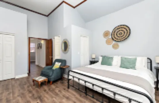 Downtown Condo w/ City Views • Walk to Streetcar