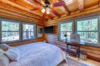 Spacious cabin in the woods w/ a private hot tub, deck, & fireplace  SUV  needed - balcony