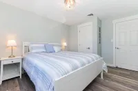 Escape to Onset - Updated cottage close to beaches and boating