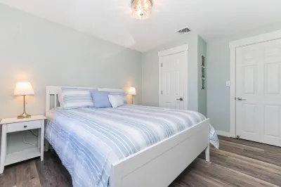 Escape to Onset - Updated cottage close to beaches and boating Hotels near Onset Bay