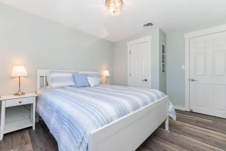 Escape to Onset - Updated cottage close to beaches and boating Отели в г. Вэрхэм