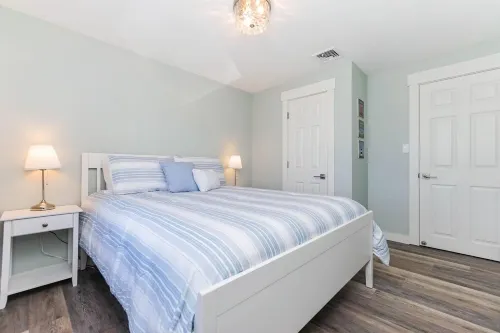 Escape to Onset - Updated cottage close to beaches and boating Hotels in Wareham