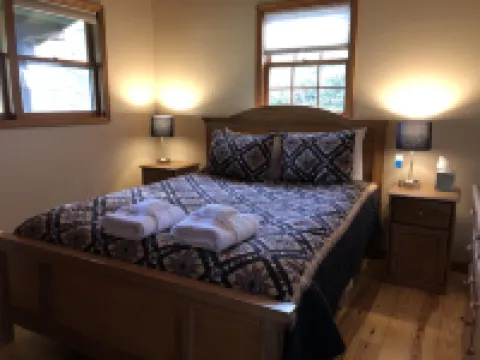 The Blowing Rock Cabin. It’s the Location! 4Br/2BA 5 Mins to Main St Clean/Quiet