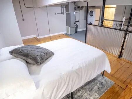 Lafayette Vibe Downtown District Отели рядом с достопримечательностью «Applied Ballistics»