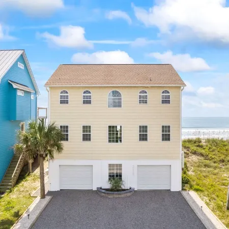 Beachfront, HotTub, Elevator, Hammocks, Pet & Familly Friendly