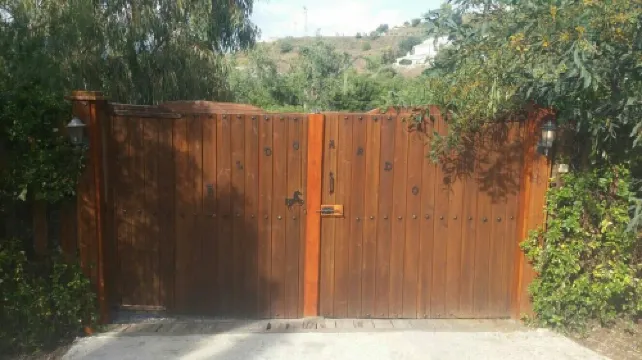 Unique Mongolian Yurt , romantic, secluded with private pool,  sleeps 5 , wifi, Hotels in Sayalonga