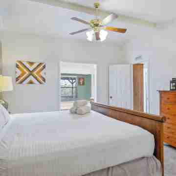 Across from water & pet-friendly - Bullhead Bend! Rooms