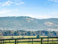 YERING PARK COTTAGE - 3 bedroom home  in the heart of the Yarra Valley Hotels in Coldstream