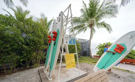 Comfy 1b getaway w/ BEACH ACCESS & full amenities