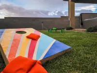 *Sept Only, 3Bed/3.5 Bath* Adventure House+Hot Tub+Yard+Garage+Sleeps 8