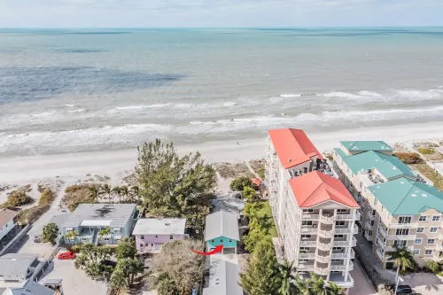 Steps to the Beach! Your Beach Getaway Awaits! Your Search Is Over!!