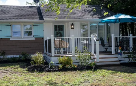 NEW LISTING!!! Cedar Shade Beach Retreat Отели рядом с достопримечательностью «Cape May Lighthouse»