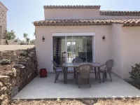 Cosy ALL NEW cottage with swimming pool-