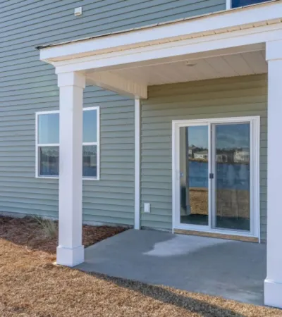 Just mins from ocean and major attractions