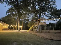 Secluded Whoop Acre Ranch Sleeps 25-Loaded with Entertainment