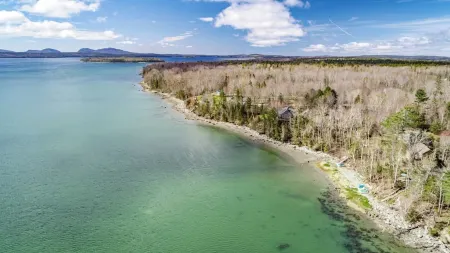 Relaxing Acadia Beachfront Cottage close to Acadia National Park & Bar Harbor.