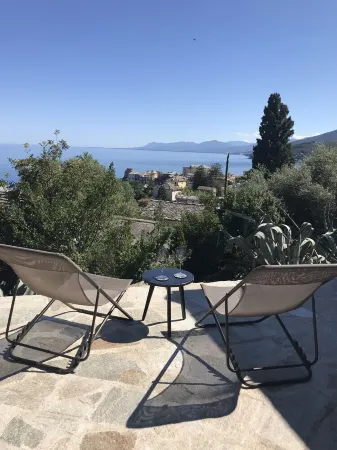 Detached villa - 2 south-facing terraces - Exceptional sea view - 4 minutes from the beach