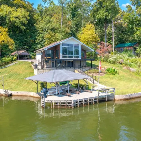Lavish Lake Getaway W/18 Views+ Boat Dock