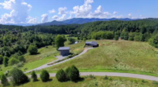 Sunsets over the mountains! Deer grazing daily! A truly pastoral setting!