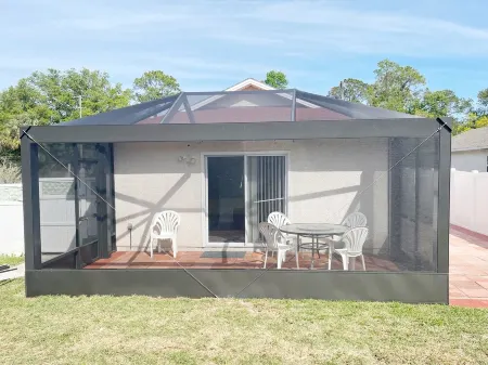 Entire Home Minutes From Beaches, Shopping, and Downtown Historic District Отели рядом с достопримечательностью «St. Augustine Premium Outlets»