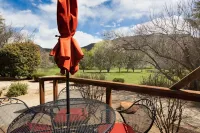 Stylish Townhome on Golf Course Red Rock View