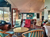 Reimagined Designer Lakehouse in Prime Location