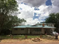 Zion’s South Hideaway Retro Room