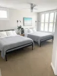 Marina View/Rooftop deck! Walk to Silver Beach/downtown! 2 Restaurants nextdoor Hotels near The Candlestick Maker