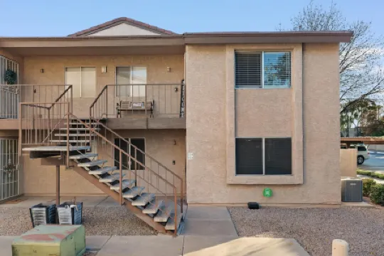 Central East Valley / Community Pool / Privacy