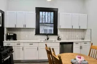 6 Bedroom home with a shabby chic touch!