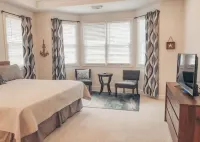 Tranquil Charming Cape Charles Retreat close to Bay Creek Golf Course, and Beach Hotels near Chesapeake Bay Bridge-Tunnel
