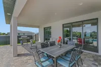 Sunrise Villa with Private Heated Salt Water Pool and Spa near Golf Course