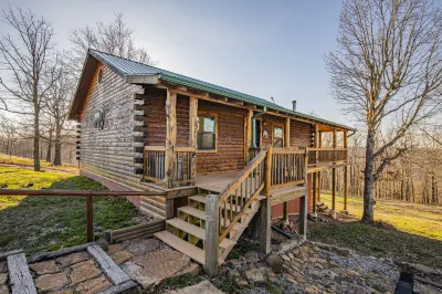 Papa Bear Log Cabin at the Buffalo River