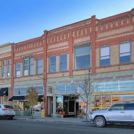 Historic comfy loft in the heart of Salida! View calendar