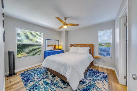 Updated 1 bedroom in paradise!