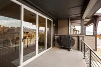 Adventure Awaits w/Private Hot Tub