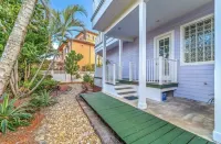 Panoramic ocean views steps away from Juno Beach!