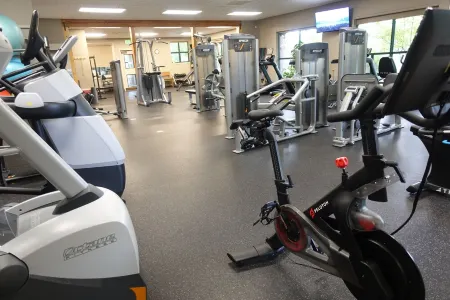 Cozy renovated Running Y Chalet  w Deck, Grill, Hot tub & Resort amenities.