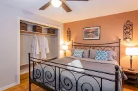 Sleeps 10, Close to Airport, Peace Health, Waterfront, WWU & WCC