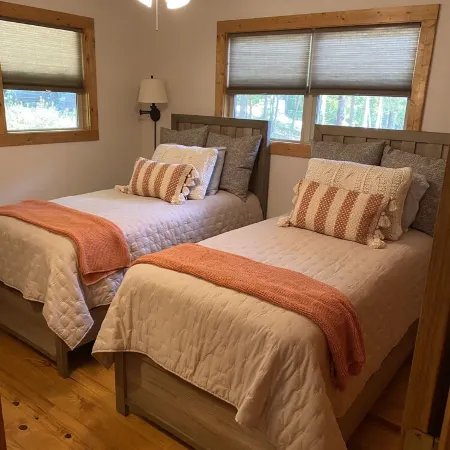 Newly furnished 3 bedroom 2 bath on the lake with covered dock