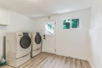 Charming 2-bedroom house in wonderful Burien with 500mbps  speed WiFi,