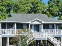 Central Florida Vacation Stilt Home with pool! Hotels in Ruskin