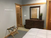 Sleek, modern one bedroom Suite in the heart of Newport.