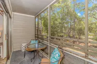 Perfect Beach Getaway, 1 BR, 1.5 Bath Condo at the Beautiful Ocean Creek Resort
